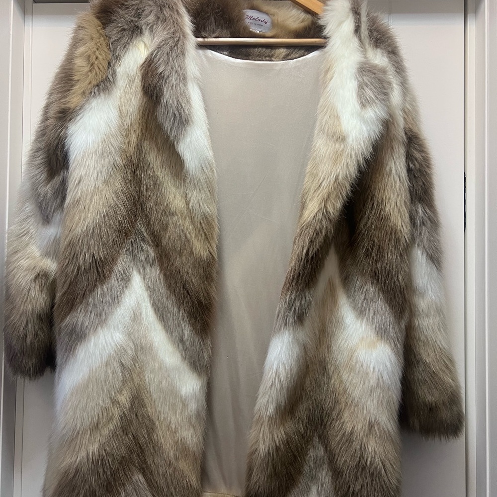 Chic Faux Fur Coat in Brown and Cream